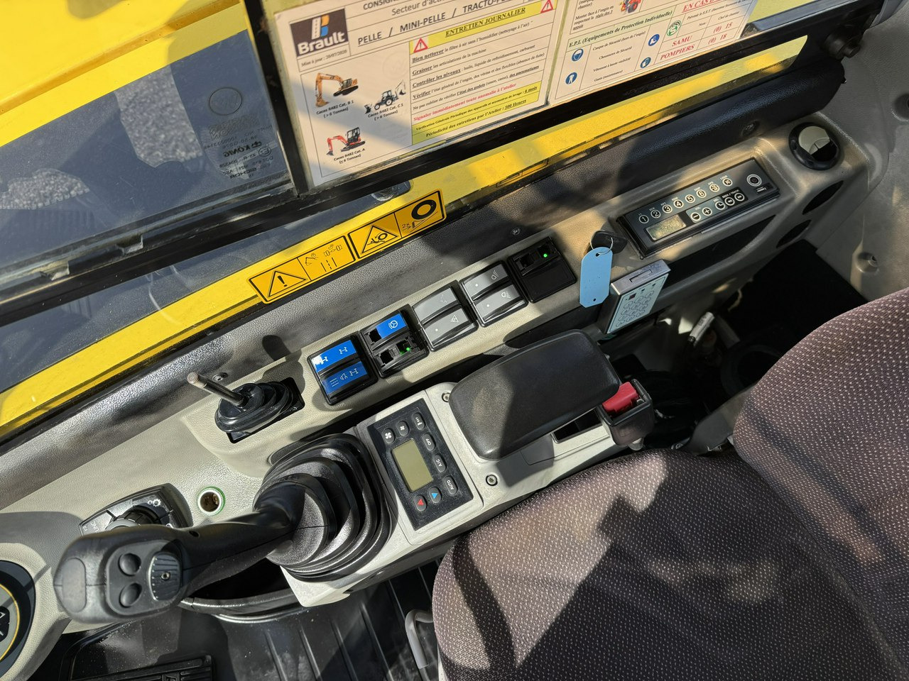 Escavadeira de rodas Wacker Neuson EW100 Pług + Podpory 10 ton Szybkozłącze Klimatyzacja: foto 21 Escavadeira de rodas Wacker Neuson EW100 Pług + Podpory 10 ton Szybkozłącze Klimatyzacja: foto 21