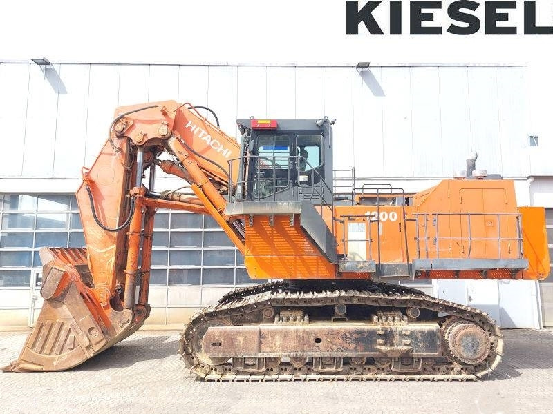 Hitachi EX 1200-6 - Escavadeira: foto 1 Hitachi EX 1200-6 - Escavadeira: foto 1