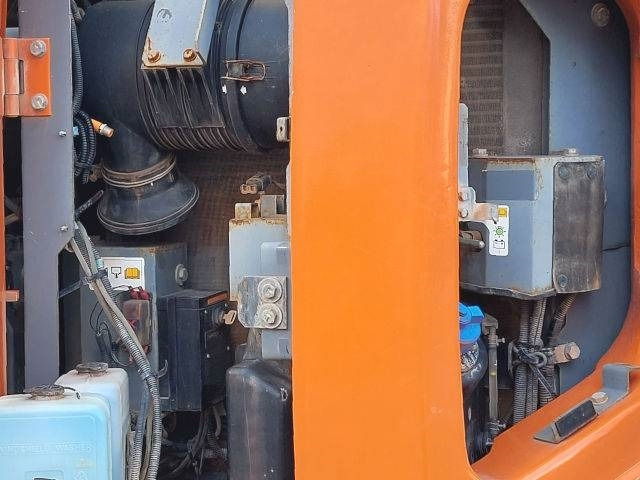 Escavadora de rastos Hitachi ZX 135 US-6 Short reach front tunnel excavator: foto 9