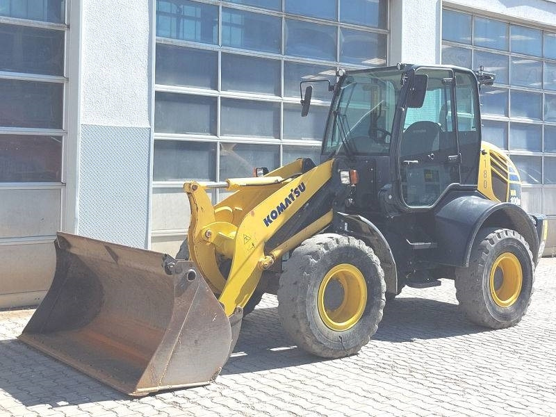 Komatsu WA 100 M-7 - Mini carregadeira: foto 2 Komatsu WA 100 M-7 - Mini carregadeira: foto 2