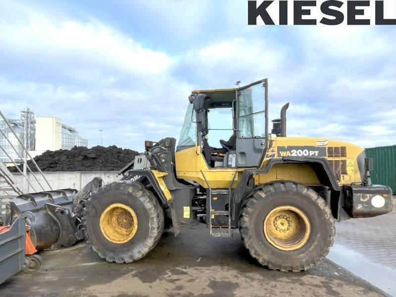 Komatsu WA 200 PT-5 - Carregadeira de rodas: foto 1 Komatsu WA 200 PT-5 - Carregadeira de rodas: foto 1