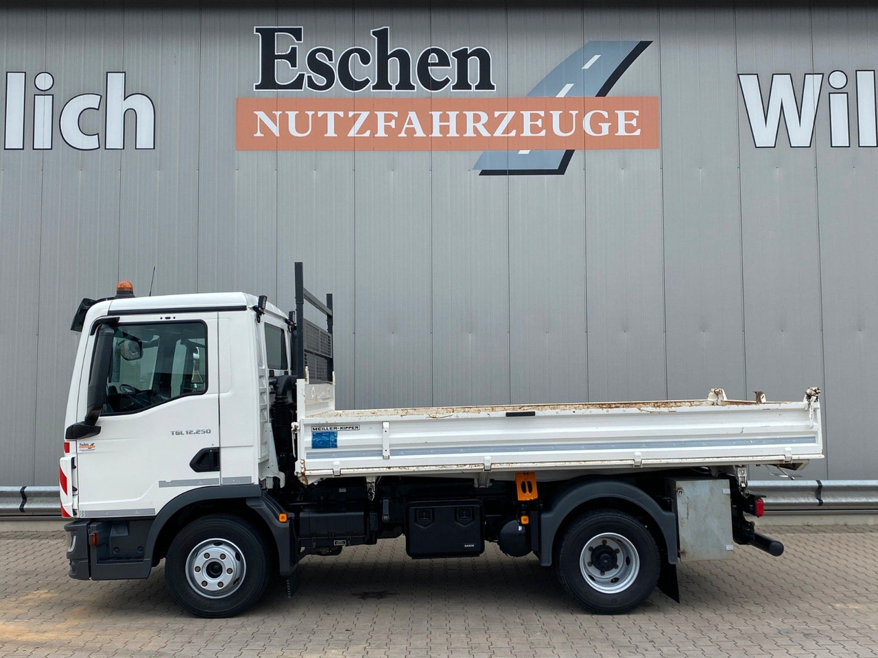 MAN TGL 12.250 | MEILLER*3x Sitze*Navi*2x AHK*Blatt - Caminhão basculante: foto 3 MAN TGL 12.250 | MEILLER*3x Sitze*Navi*2x AHK*Blatt - Caminhão basculante: foto 3