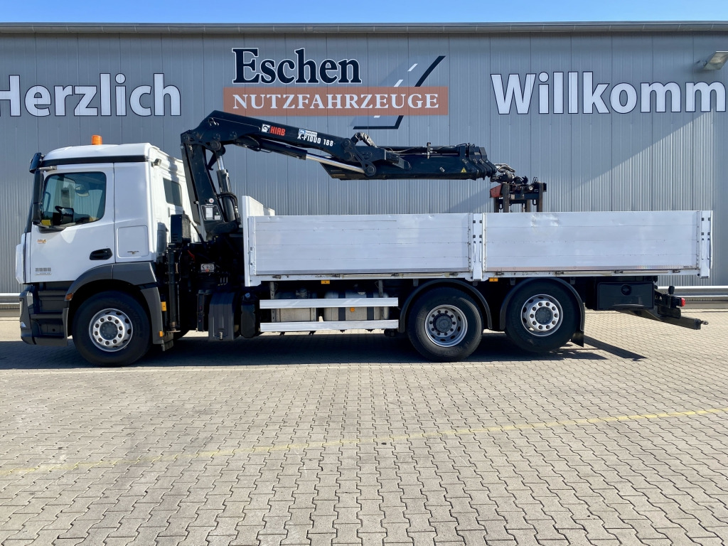 Mercedes-Benz 2533 L 6x2 / HIAB X-HIDUO 188/ES-3 Kran - Camião de caixa aberta/ Plataforma, Caminhão grua: foto 2 Mercedes-Benz 2533 L 6x2 / HIAB X-HIDUO 188/ES-3 Kran - Camião de caixa aberta/ Plataforma, Caminhão grua: foto 2