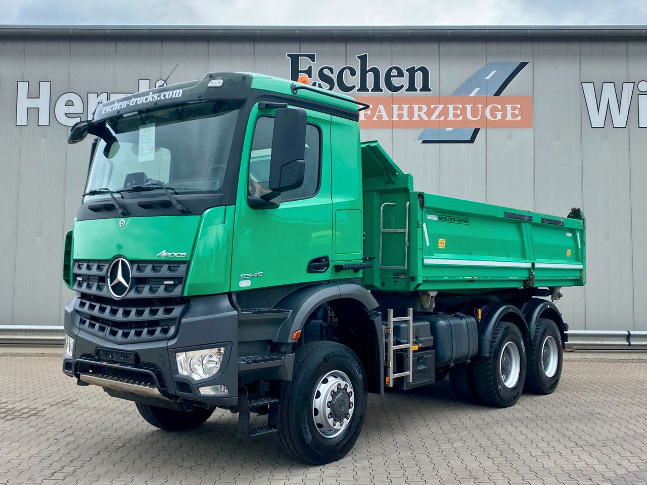 Mercedes-Benz Arocs 3345 6x6 | MEILLER*Bordmatik*Blatt*AHK+Oel - Caminhão basculante: foto 2 Mercedes-Benz Arocs 3345 6x6 | MEILLER*Bordmatik*Blatt*AHK+Oel - Caminhão basculante: foto 2