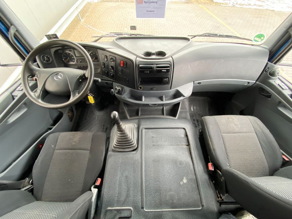 Camião de caixa aberta/ Plataforma Mercedes-Benz Axor 1829 LL  6,55m Pritsche*6 Sitze*Klima*AHK: foto 12