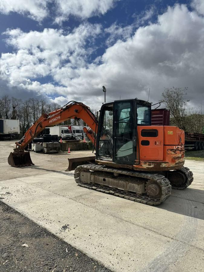 Hitachi ZX85USB-5A - Escavadora de rastos: foto 2 Hitachi ZX85USB-5A - Escavadora de rastos: foto 2