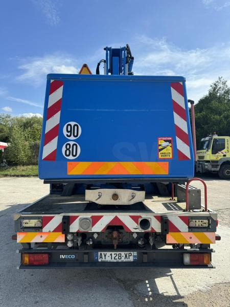 Iveco Eurocargo 100E18 - Caminhão com plataforma aérea: foto 3 Iveco Eurocargo 100E18 - Caminhão com plataforma aérea: foto 3