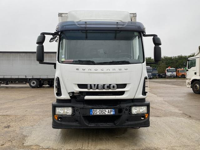 Iveco Eurocargo 120E22 - Caminhão furgão: foto 2 Iveco Eurocargo 120E22 - Caminhão furgão: foto 2