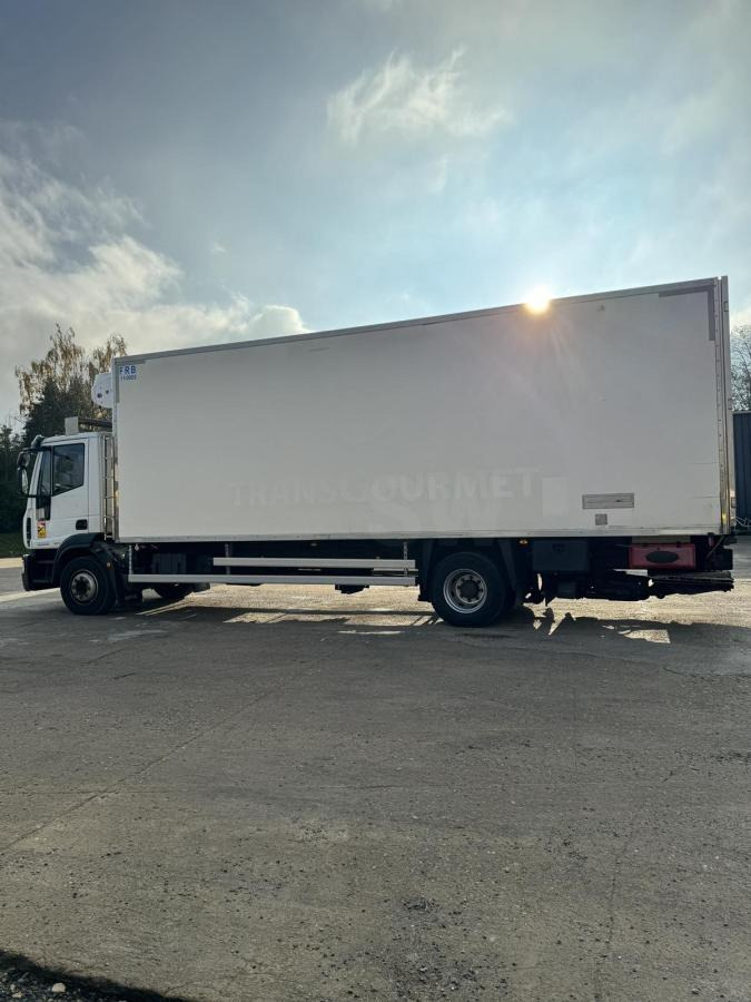 Iveco Eurocargo 160E30 - Caminhão frigorífico: foto 2 Iveco Eurocargo 160E30 - Caminhão frigorífico: foto 2