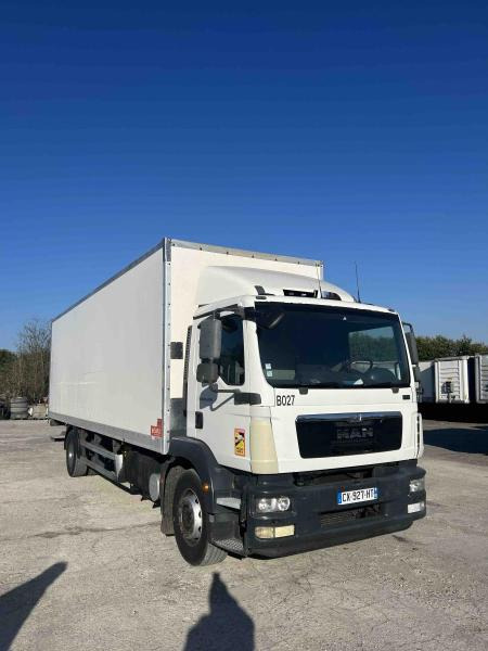 MAN TGM 18.250 - Caminhão furgão: foto 1 MAN TGM 18.250 - Caminhão furgão: foto 1