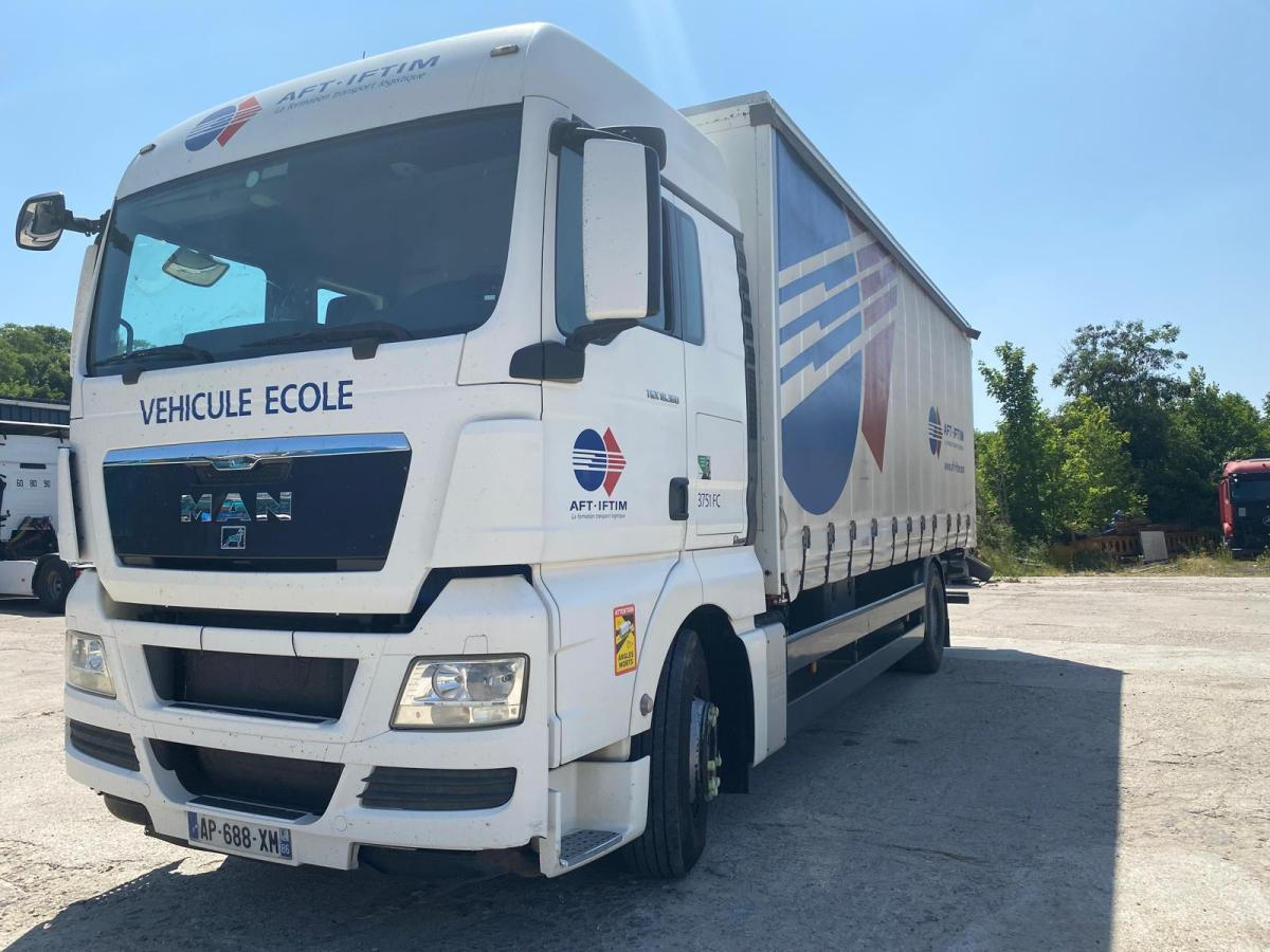 MAN TGX 18.360 - Caminhão com lona: foto 1 MAN TGX 18.360 - Caminhão com lona: foto 1