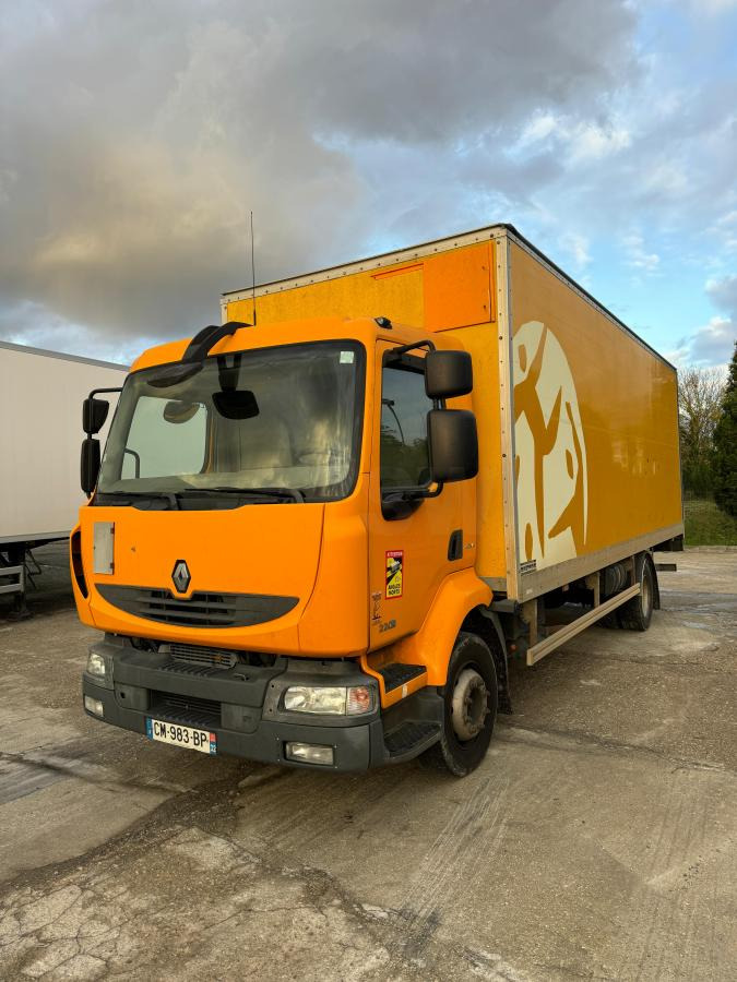 Renault Midlum 220 - Caminhão furgão: foto 2 Renault Midlum 220 - Caminhão furgão: foto 2