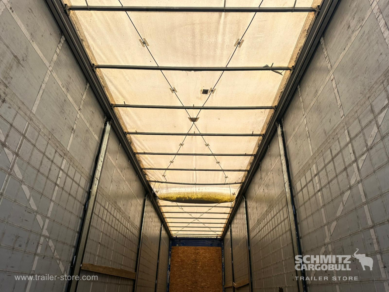FRUEHAUF Curtainsider Standard - Semi-reboque de lona: foto 5 FRUEHAUF Curtainsider Standard - Semi-reboque de lona: foto 5