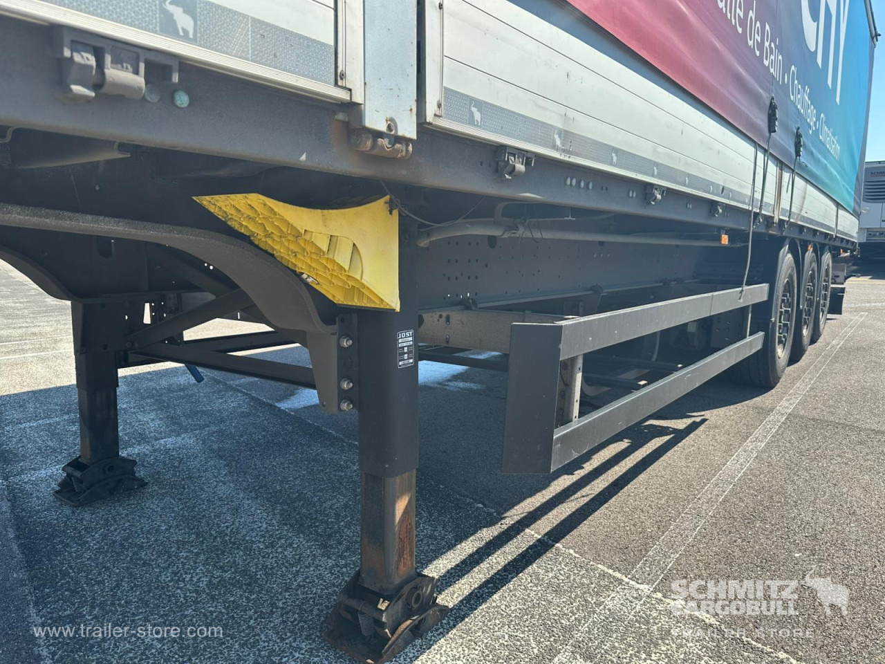 SCHMITZ Curtainsider Dropside - Semi-reboque de lona: foto 2 SCHMITZ Curtainsider Dropside - Semi-reboque de lona: foto 2