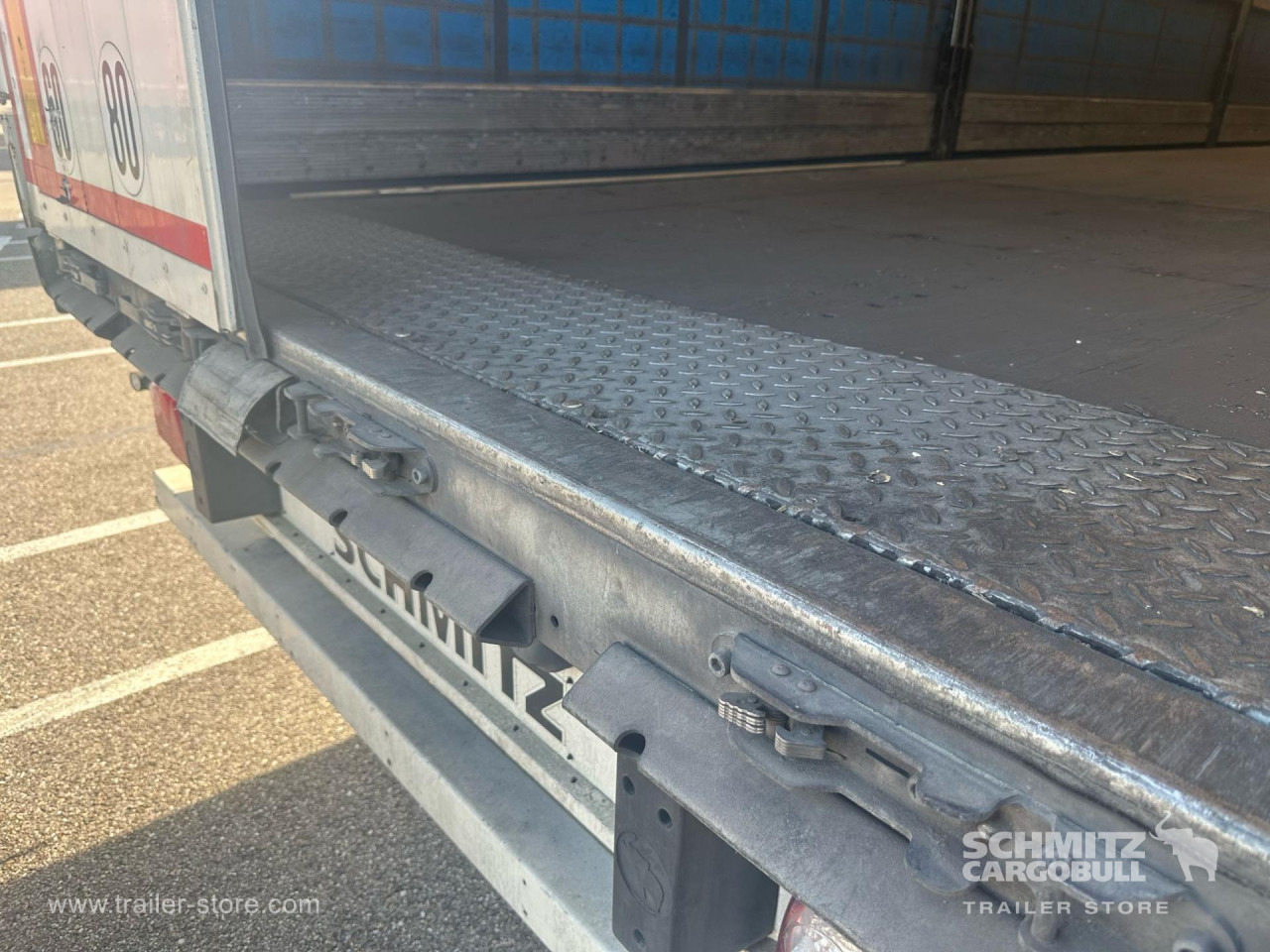 SCHMITZ Curtainsider Standard - Semi-reboque de lona: foto 3 SCHMITZ Curtainsider Standard - Semi-reboque de lona: foto 3