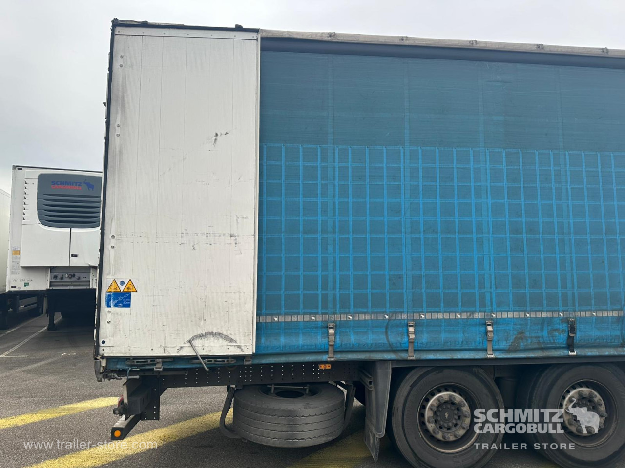 SCHMITZ Curtainsider Standard - Semi-reboque de lona: foto 4 SCHMITZ Curtainsider Standard - Semi-reboque de lona: foto 4