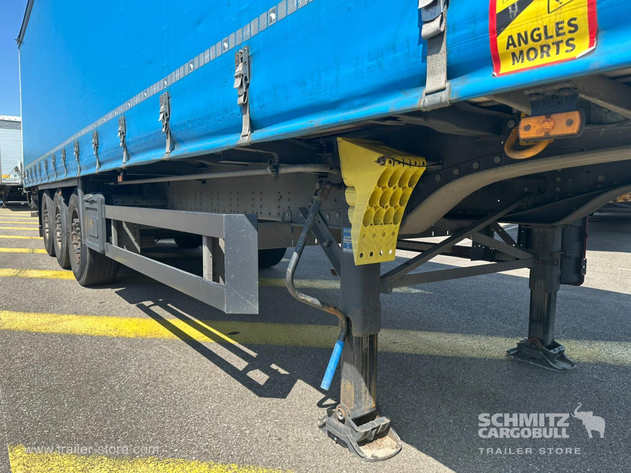 SCHMITZ Curtainsider Standard - Semi-reboque de lona: foto 4 SCHMITZ Curtainsider Standard - Semi-reboque de lona: foto 4