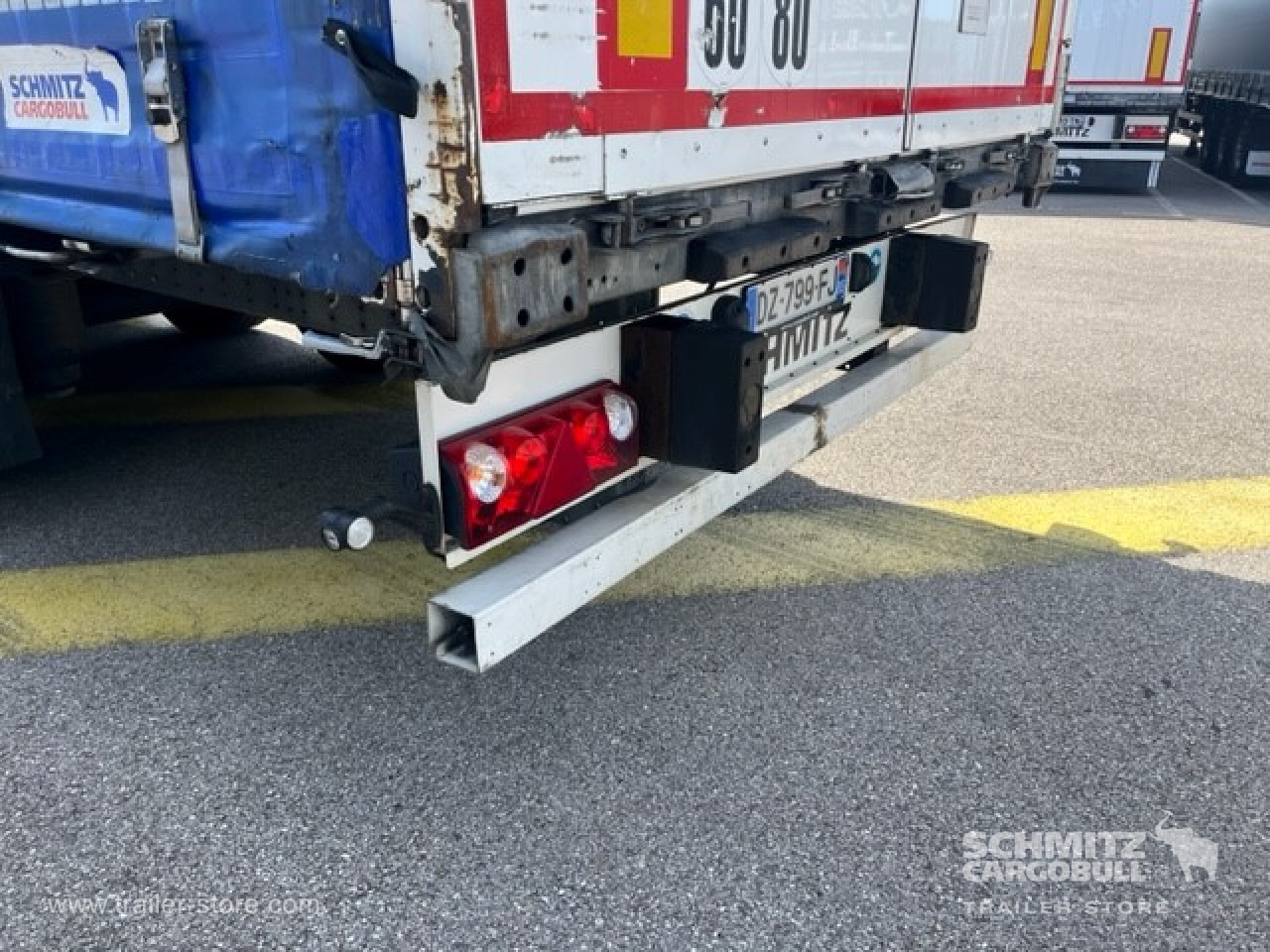 SCHMITZ Curtainsider Standard - Semi-reboque de lona: foto 3 SCHMITZ Curtainsider Standard - Semi-reboque de lona: foto 3