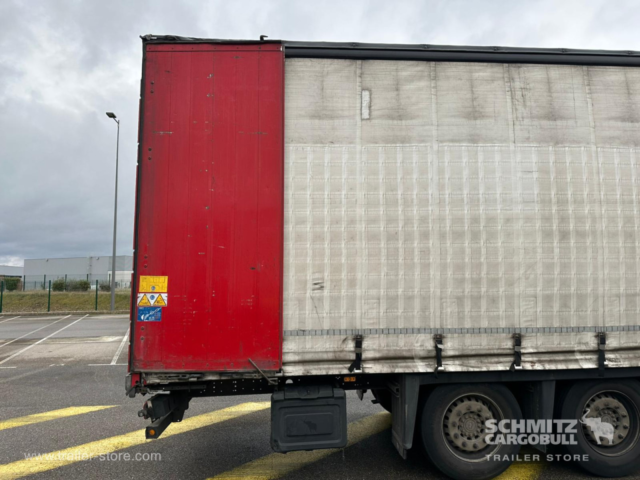 SCHMITZ Curtainsider Standard - Semi-reboque de lona: foto 4 SCHMITZ Curtainsider Standard - Semi-reboque de lona: foto 4