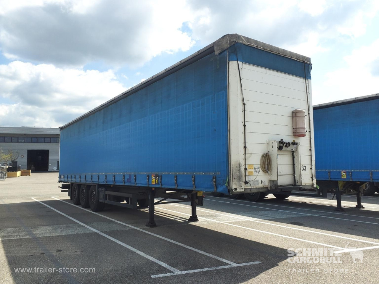 SCHMITZ Curtainsider Standard - Semi-reboque de lona: foto 1 SCHMITZ Curtainsider Standard - Semi-reboque de lona: foto 1