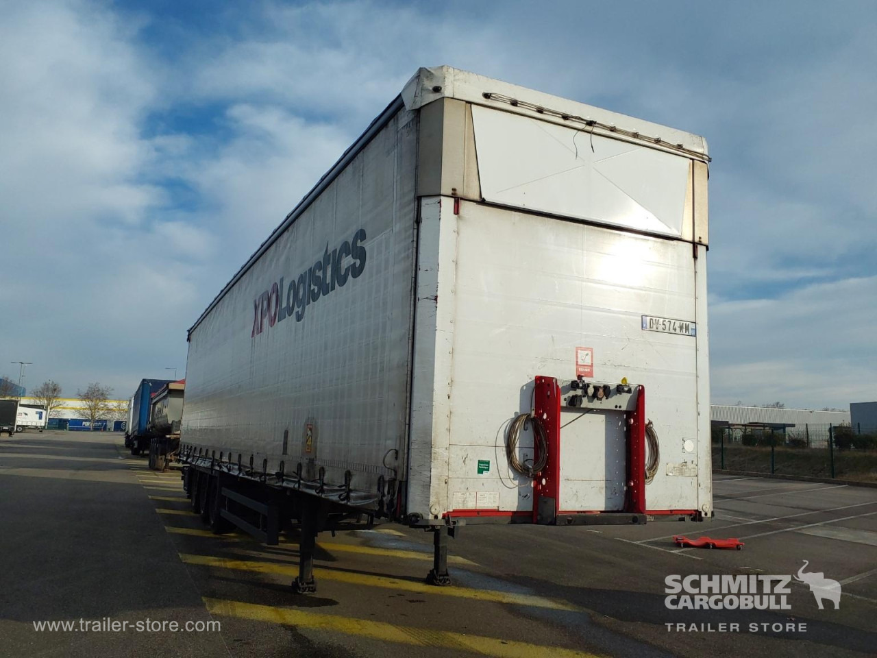 SCHMITZ Curtainsider Standard - Semi-reboque de lona: foto 1 SCHMITZ Curtainsider Standard - Semi-reboque de lona: foto 1