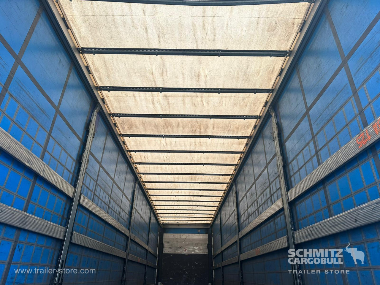 SCHMITZ Curtainsider Standard - Semi-reboque de lona: foto 3 SCHMITZ Curtainsider Standard - Semi-reboque de lona: foto 3