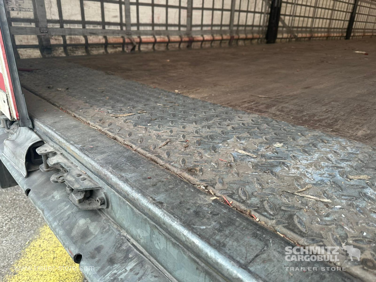 SCHMITZ Curtainsider Standard - Semi-reboque de lona: foto 5 SCHMITZ Curtainsider Standard - Semi-reboque de lona: foto 5