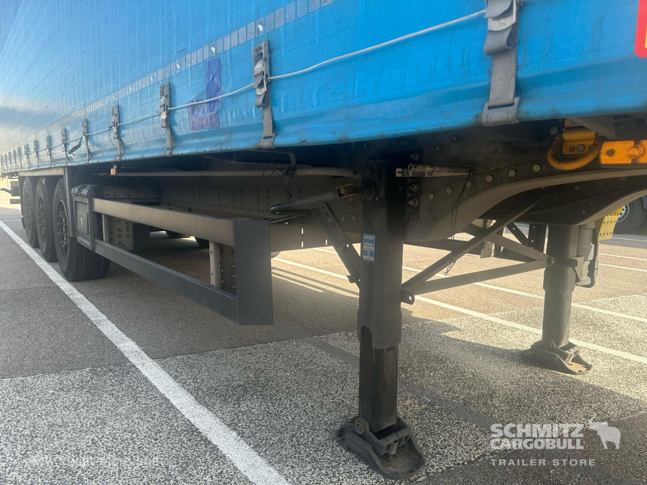 SCHMITZ Curtainsider Standard - Semi-reboque de lona: foto 2 SCHMITZ Curtainsider Standard - Semi-reboque de lona: foto 2
