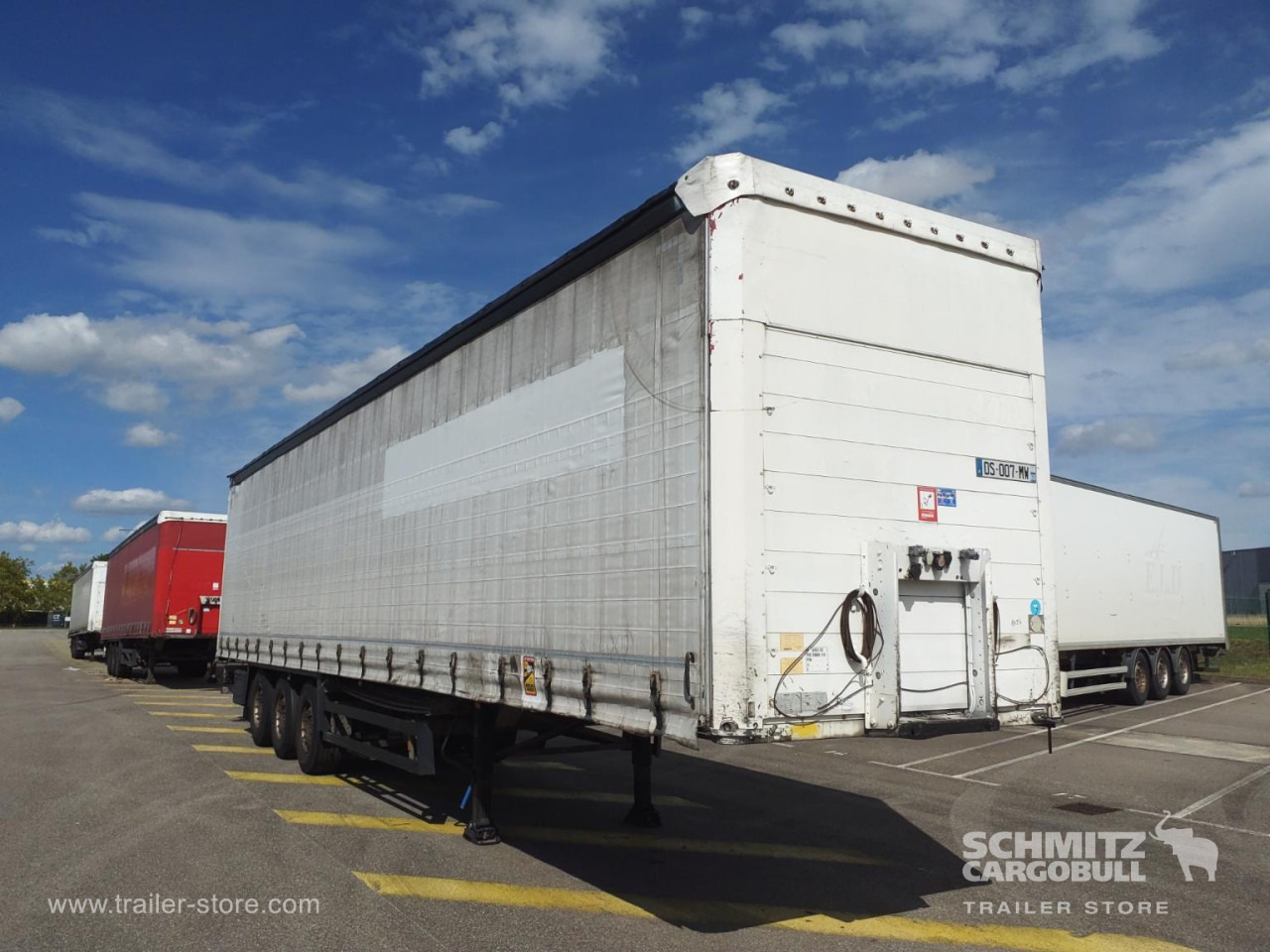 SCHMITZ Curtainsider Standard - Semi-reboque de lona: foto 1 SCHMITZ Curtainsider Standard - Semi-reboque de lona: foto 1