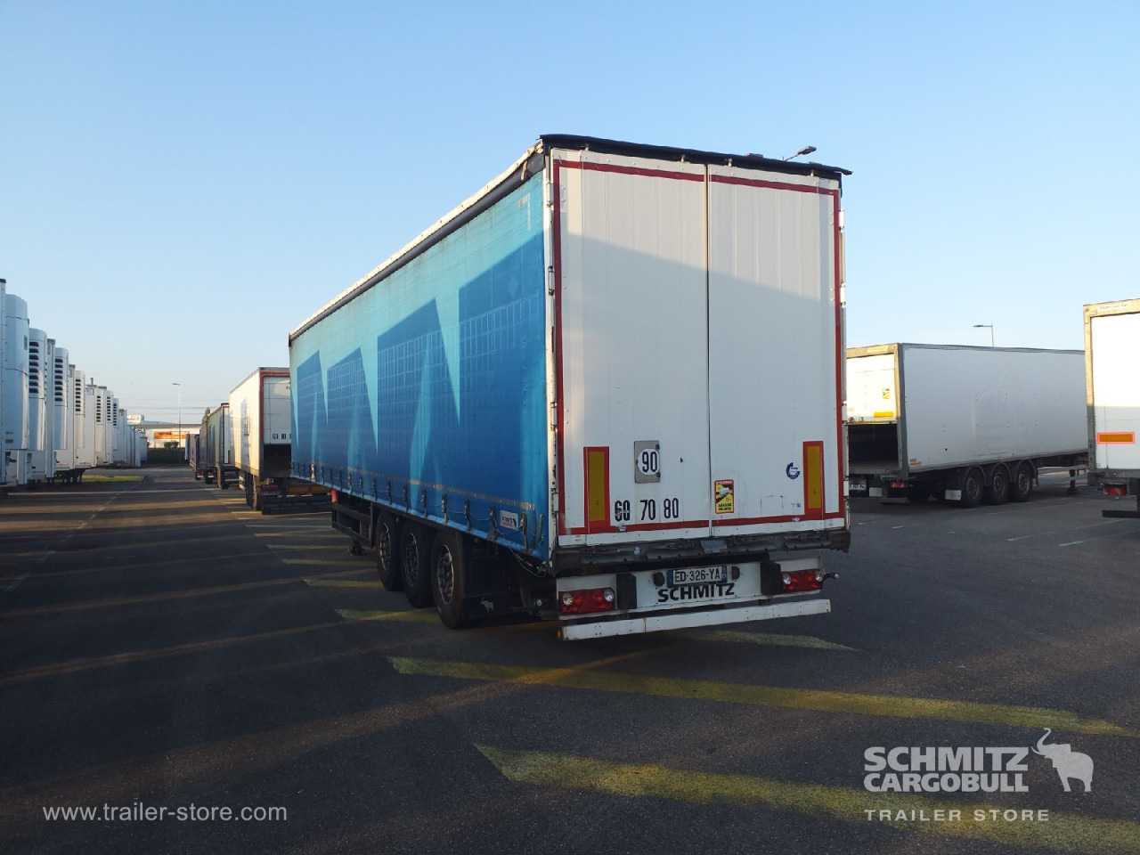SCHMITZ Curtainsider Standard - Semi-reboque de lona: foto 2 SCHMITZ Curtainsider Standard - Semi-reboque de lona: foto 2