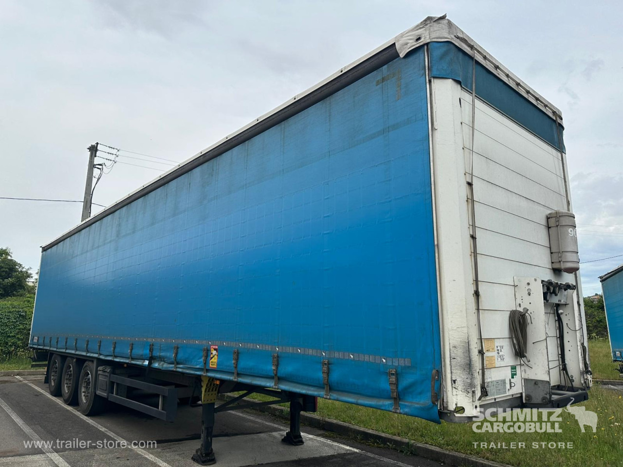 SCHMITZ Curtainsider Standard - Semi-reboque de lona: foto 1 SCHMITZ Curtainsider Standard - Semi-reboque de lona: foto 1