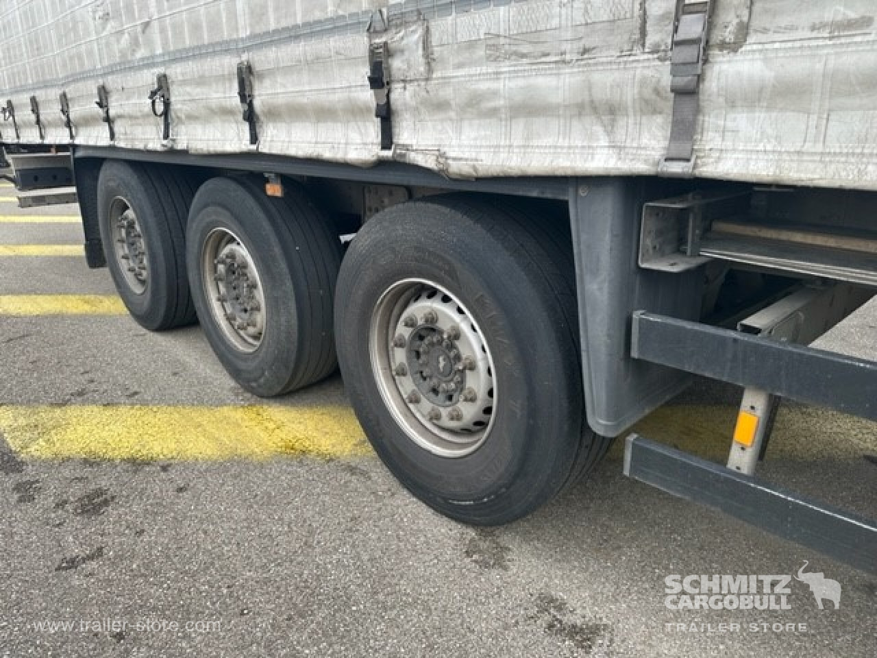 SCHMITZ Curtainsider Standard - Semi-reboque de lona: foto 3 SCHMITZ Curtainsider Standard - Semi-reboque de lona: foto 3