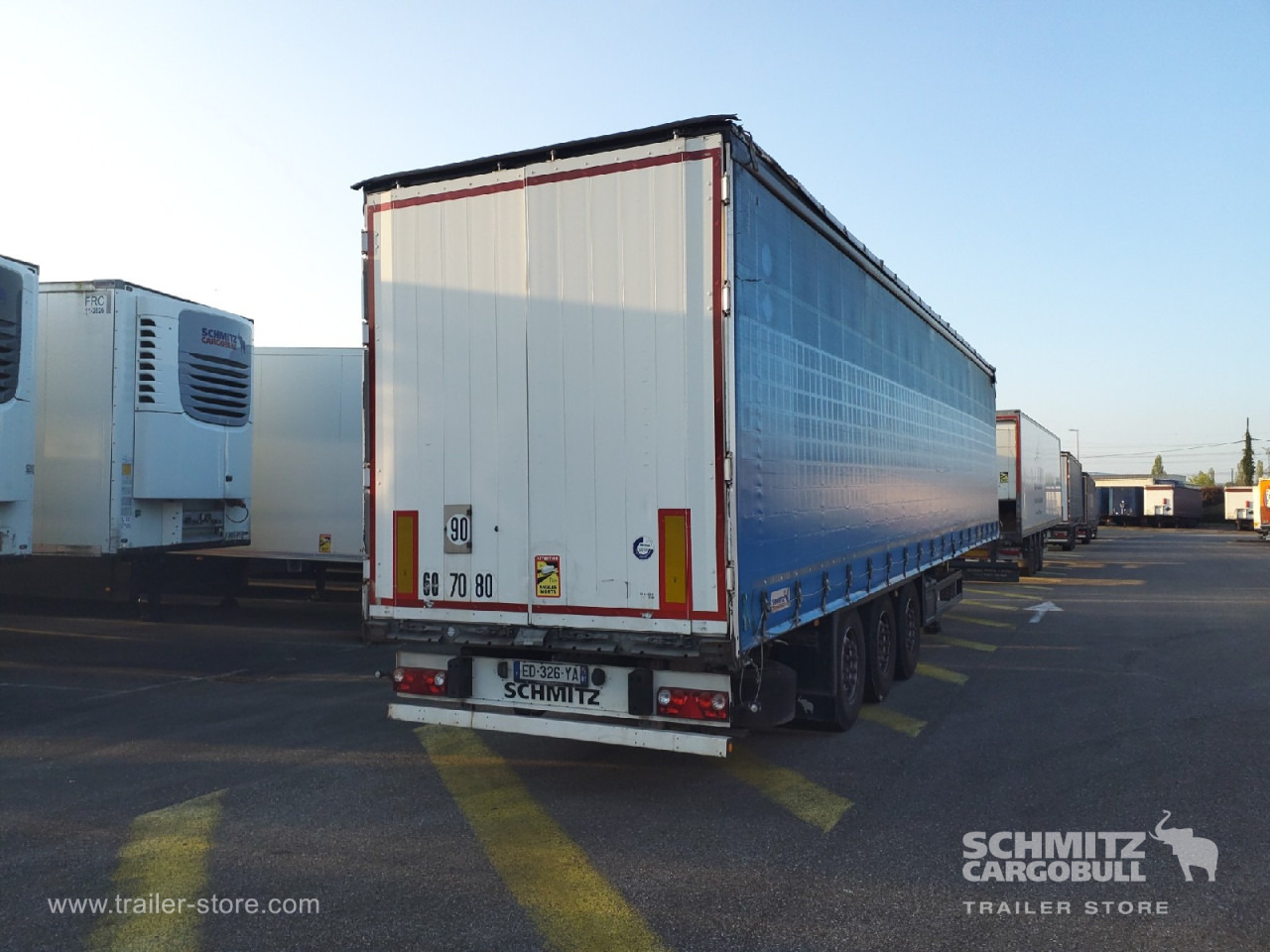 SCHMITZ Curtainsider Standard - Semi-reboque de lona: foto 5 SCHMITZ Curtainsider Standard - Semi-reboque de lona: foto 5