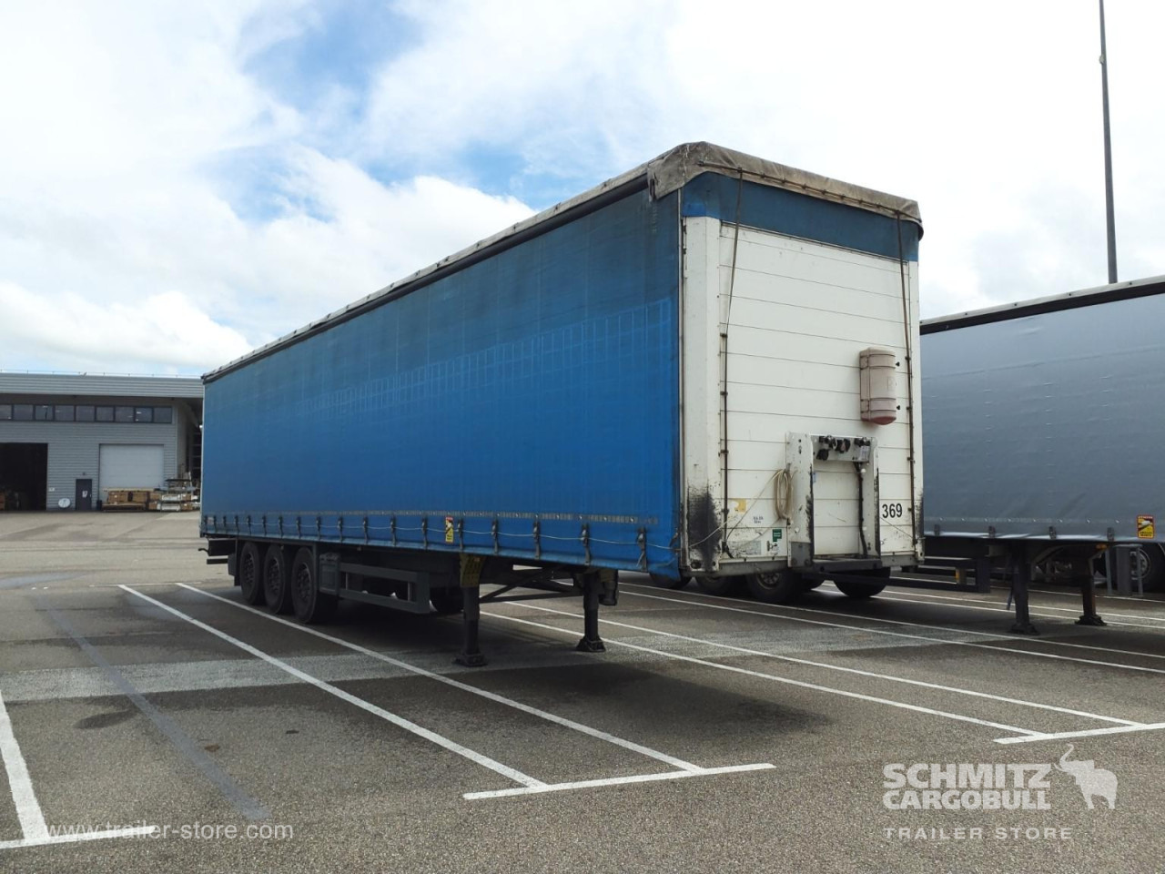 SCHMITZ Curtainsider Standard - Semi-reboque de lona: foto 1 SCHMITZ Curtainsider Standard - Semi-reboque de lona: foto 1
