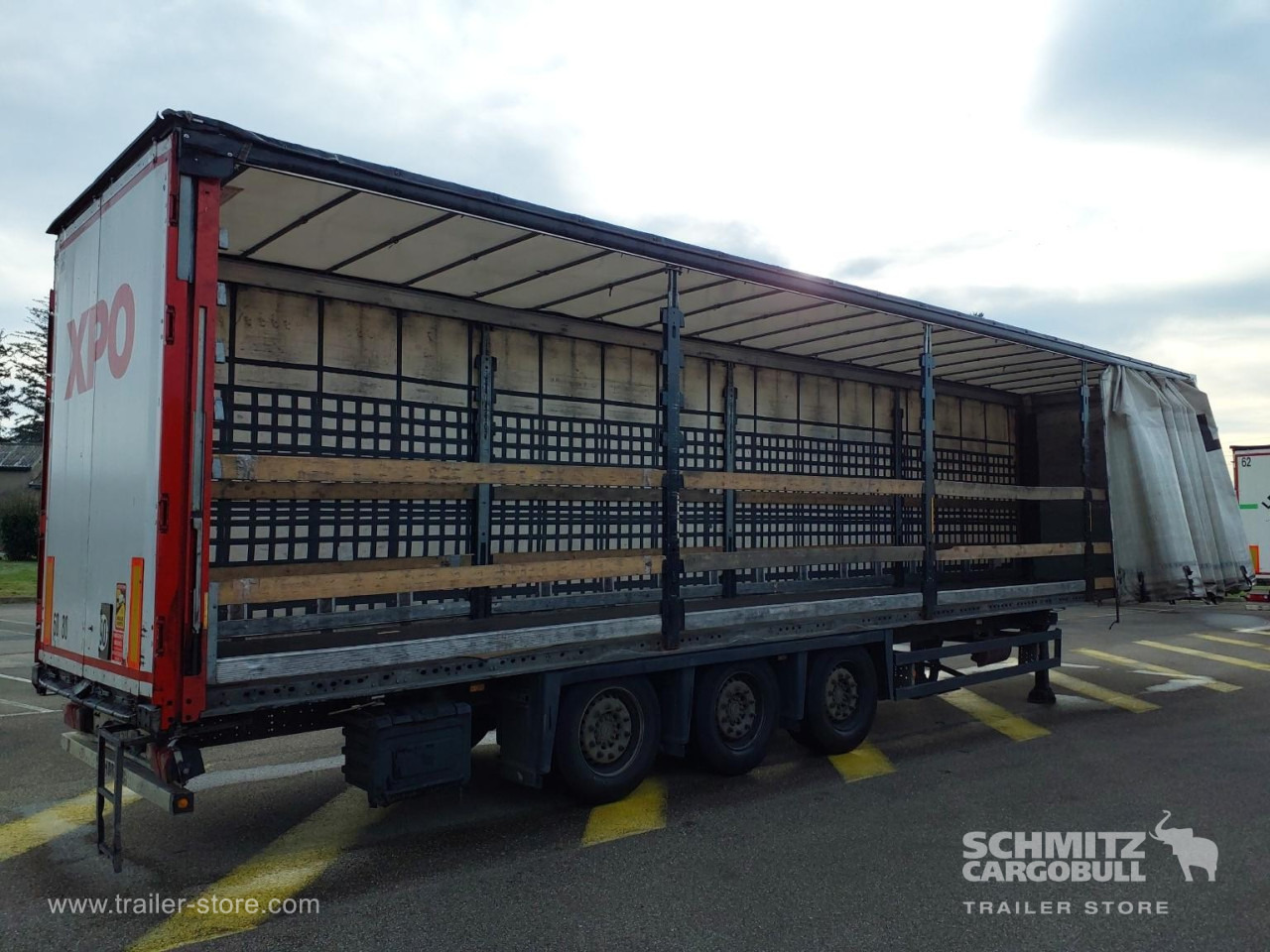 SCHMITZ Curtainsider Standard - Semi-reboque de lona: foto 3 SCHMITZ Curtainsider Standard - Semi-reboque de lona: foto 3