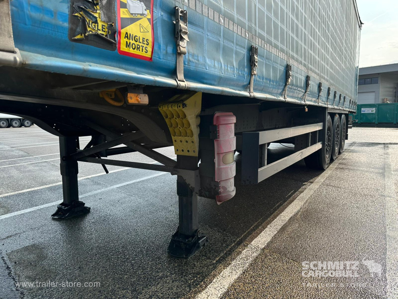 SCHMITZ Curtainsider Standard - Semi-reboque de lona: foto 3 SCHMITZ Curtainsider Standard - Semi-reboque de lona: foto 3