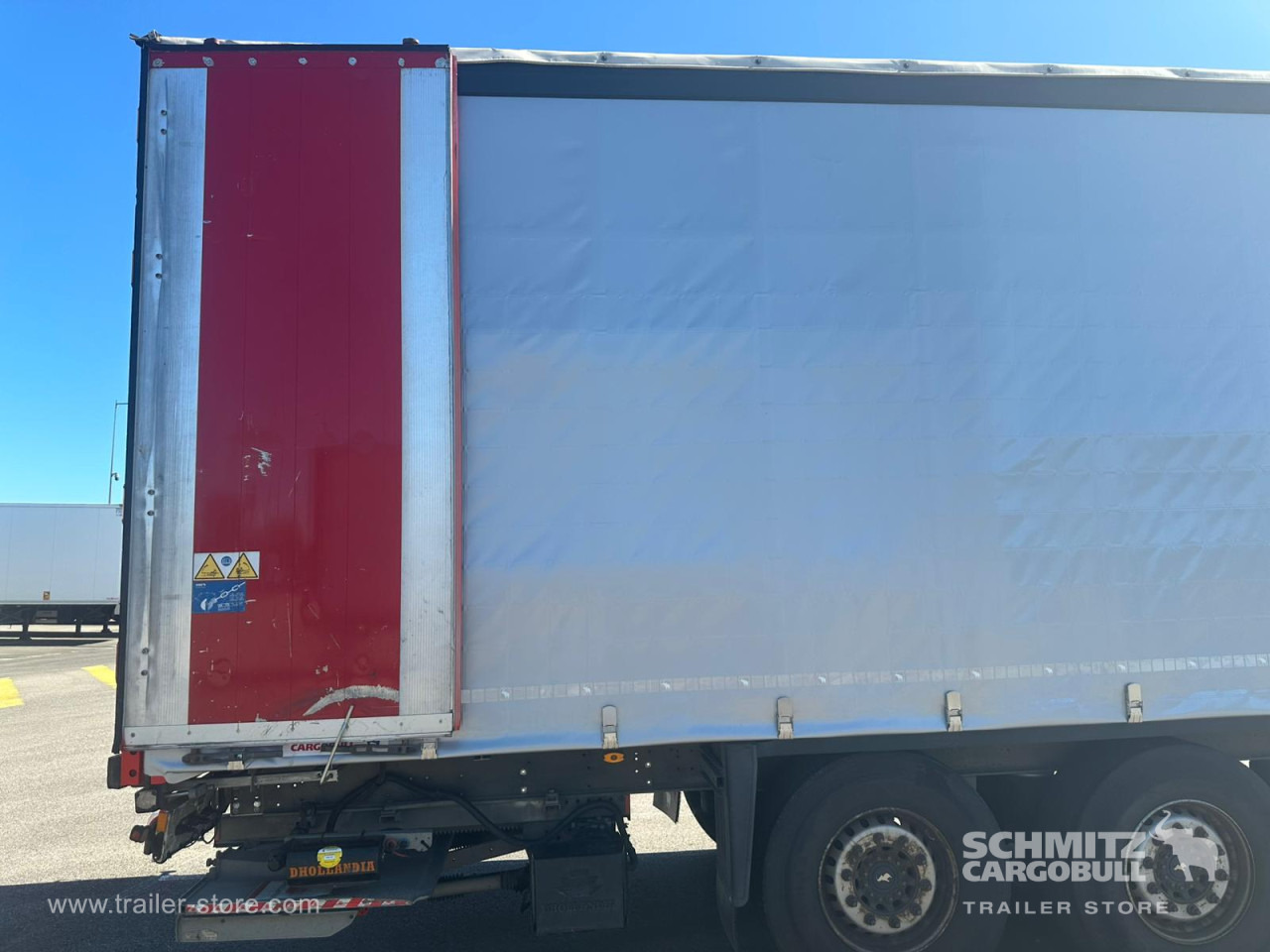 SCHMITZ Curtainsider Standard Taillift - Semi-reboque de lona: foto 5 SCHMITZ Curtainsider Standard Taillift - Semi-reboque de lona: foto 5