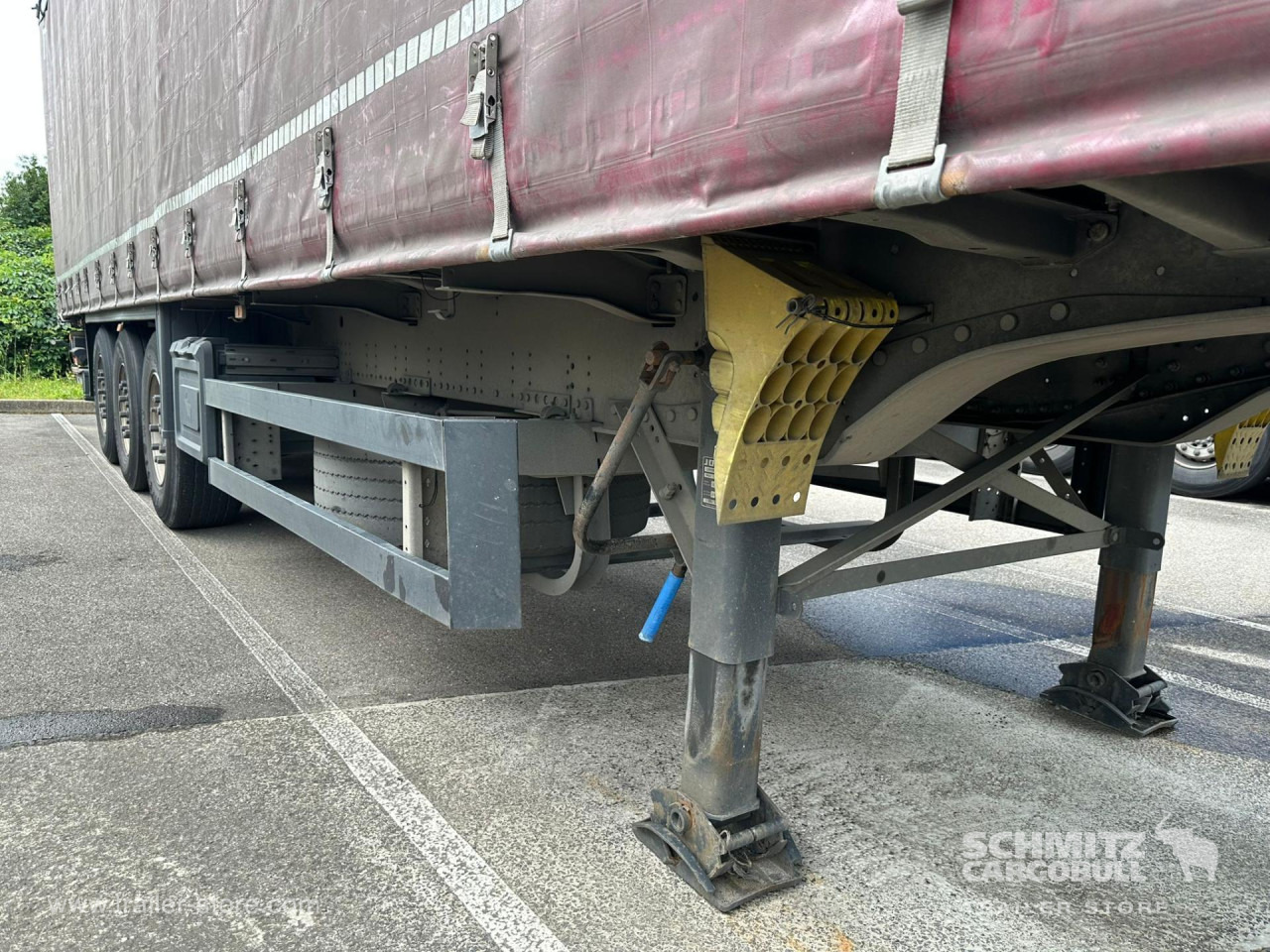 SCHMITZ Curtainsider Standard Taillift - Semi-reboque de lona: foto 3 SCHMITZ Curtainsider Standard Taillift - Semi-reboque de lona: foto 3