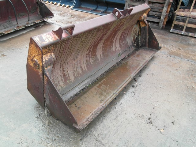 Case 580 - Balde para carregadeiras: foto 2 Case 580 - Balde para carregadeiras: foto 2