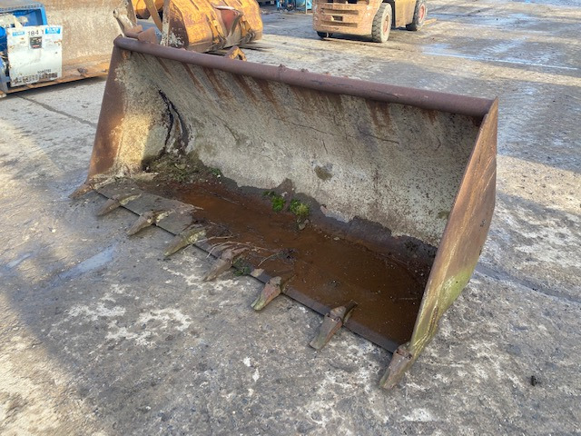 Case 580 - Balde para carregadeiras: foto 1 Case 580 - Balde para carregadeiras: foto 1