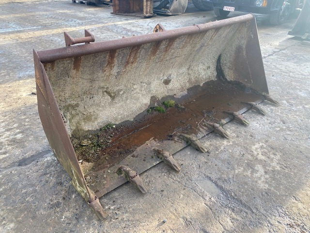 Case 580 - Balde para carregadeiras: foto 2 Case 580 - Balde para carregadeiras: foto 2