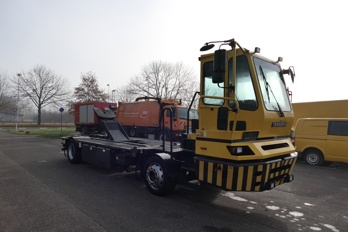 BC 182 Kamag Wiesel WBH 25 Umsetzfahrzeug - Caminhão transportador de contêineres/ Caixa móvel: foto 4 BC 182 Kamag Wiesel WBH 25 Umsetzfahrzeug - Caminhão transportador de contêineres/ Caixa móvel: foto 4
