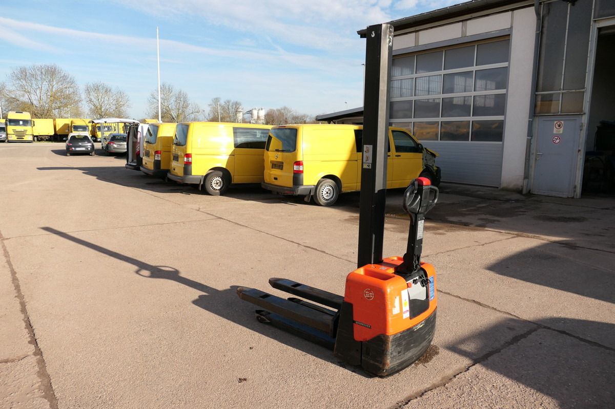 BT HWE 100 Elektro Batterie 11/2024 - Porta-palete: foto 2 BT HWE 100 Elektro Batterie 11/2024 - Porta-palete: foto 2