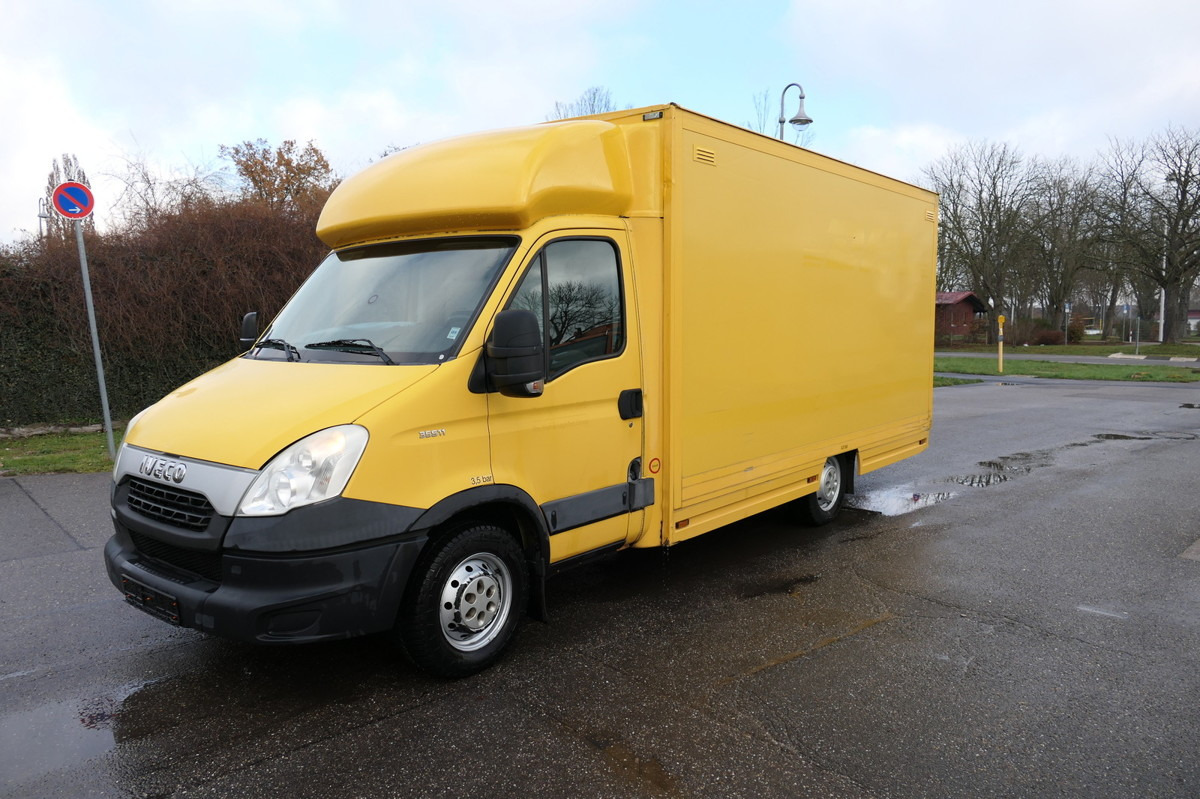 IVECO Daily 35 S11 C30C KURZ AUTOMATIK KAMERA Regale L - Carrinha de contentor: foto 2 IVECO Daily 35 S11 C30C KURZ AUTOMATIK KAMERA Regale L - Carrinha de contentor: foto 2