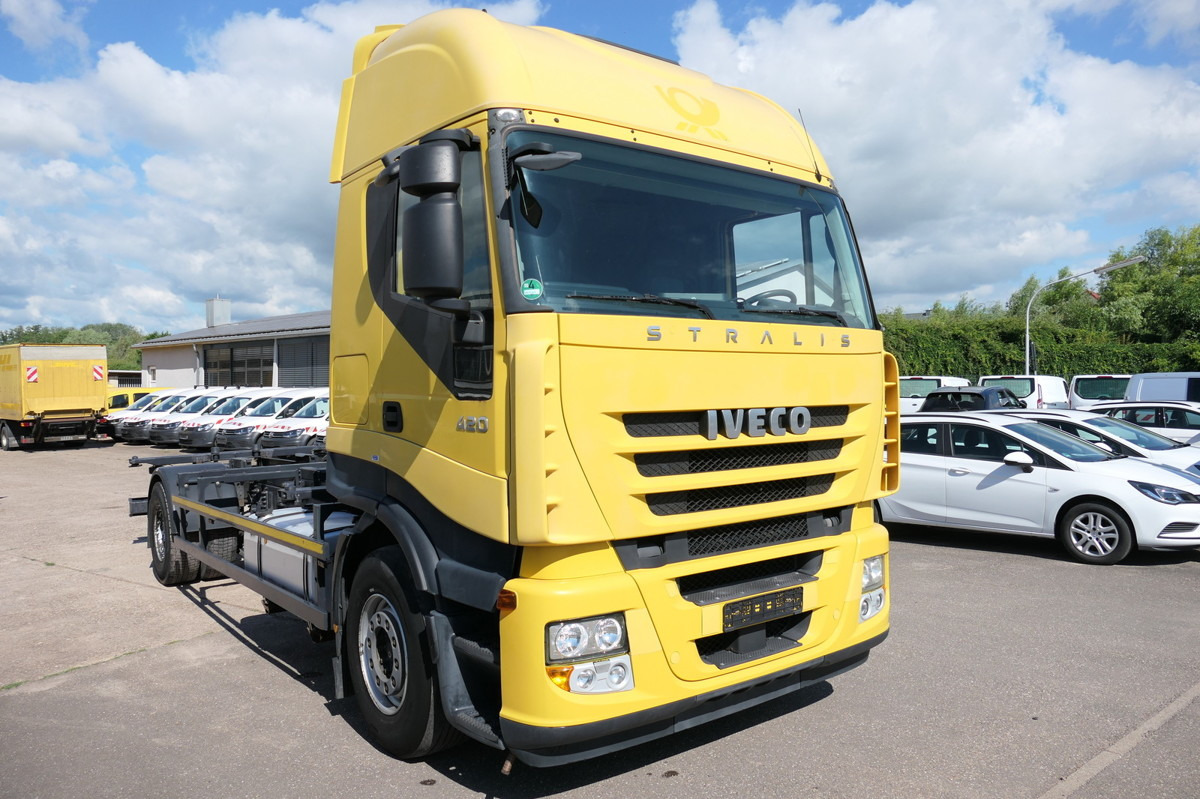 IVECO Stralis AS 190 S 420 ECO LBW AHK KLIMA INTARDER - Caminhão transportador de contêineres/ Caixa móvel: foto 2 IVECO Stralis AS 190 S 420 ECO LBW AHK KLIMA INTARDER - Caminhão transportador de contêineres/ Caixa móvel: foto 2