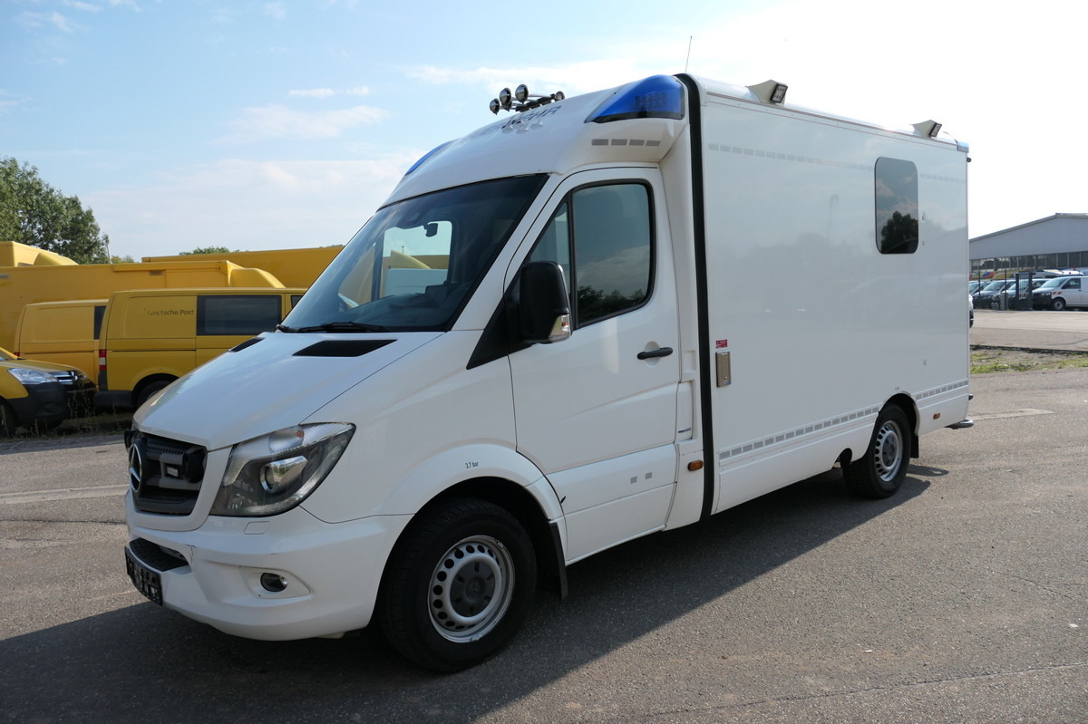 MERCEDES-BENZ 319 Sprinter 6-Zylinder Rettungswagen  Strobel - Ambulância: foto 1 MERCEDES-BENZ 319 Sprinter 6-Zylinder Rettungswagen  Strobel - Ambulância: foto 1