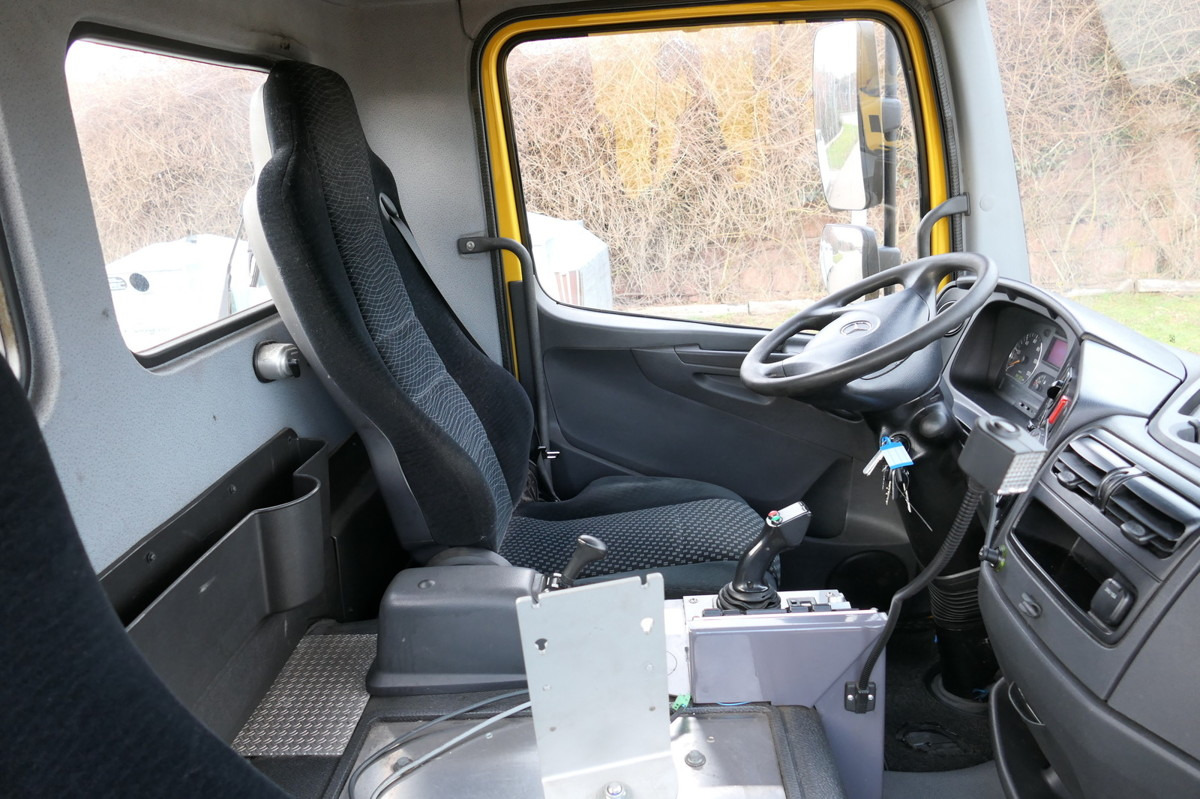 Caminhão transportador de contêineres/ Caixa móvel MERCEDES-BENZ KAMAG WBH 25 Wiesel Terberg Umsetzfahrz. Sattelk: foto 11 Caminhão transportador de contêineres/ Caixa móvel MERCEDES-BENZ KAMAG WBH 25 Wiesel Terberg Umsetzfahrz. Sattelk: foto 11