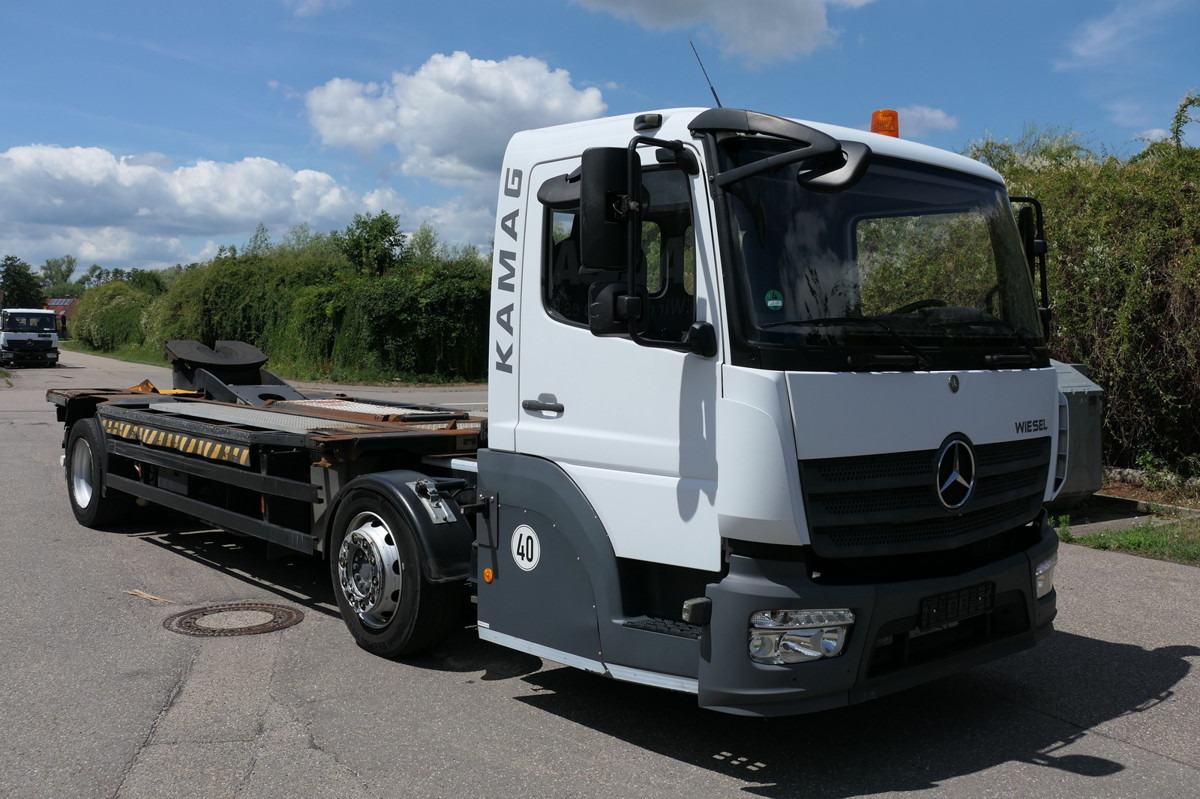 MERCEDES-BENZ Kamag Wiesel WBH 25 Wiesel Umsetzfahrzeug - Caminhão transportador de contêineres/ Caixa móvel: foto 4 MERCEDES-BENZ Kamag Wiesel WBH 25 Wiesel Umsetzfahrzeug - Caminhão transportador de contêineres/ Caixa móvel: foto 4