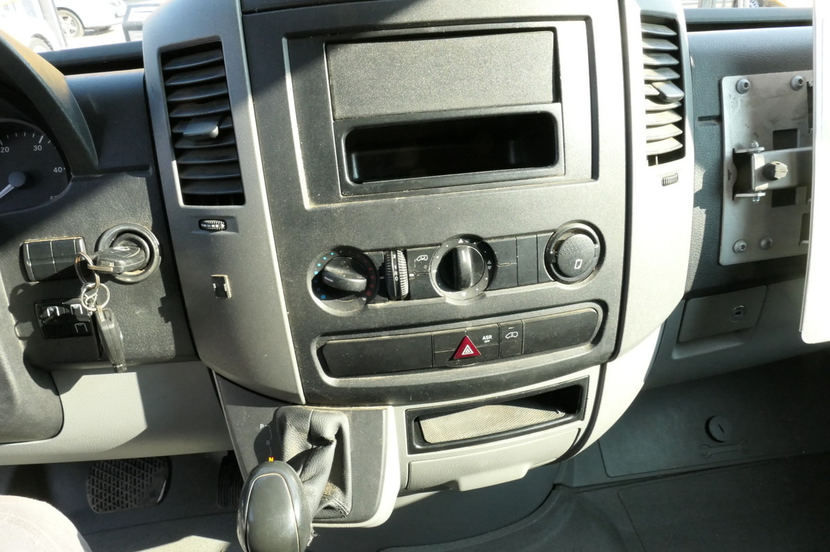 Carrinha de contentor MERCEDES-BENZ SPRINTER 310 CDI MAXI EURO-5 KOFFER REGALE KAMER: foto 11