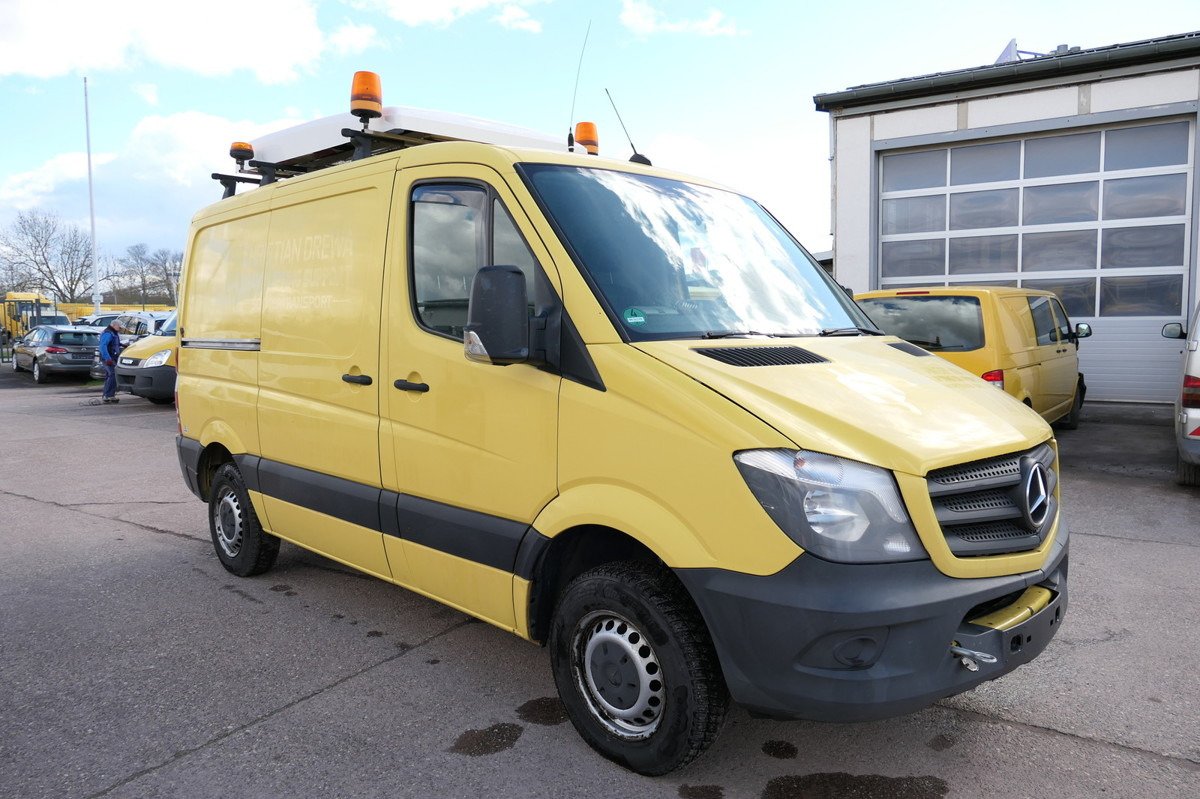 MERCEDES-BENZ Sprinter 216 CDI KLIMA - Begleitfahrzeug SCHLAFB - Furgão compacto: foto 3 MERCEDES-BENZ Sprinter 216 CDI KLIMA - Begleitfahrzeug SCHLAFB - Furgão compacto: foto 3